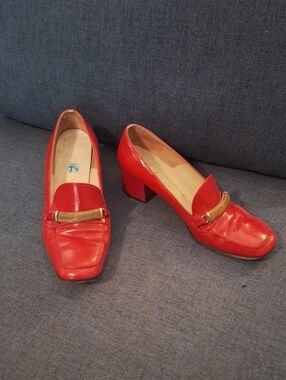 VINTAGE Women's Red Patent Leather Low Block Heel Loafers with Gold Chain